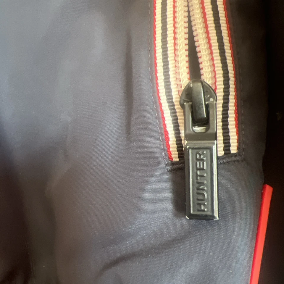 Hunter Jacket Unisex Kids 7-8 years Hooded Rain Black Full Zip Hiking Outdoors - Image 4 of 4