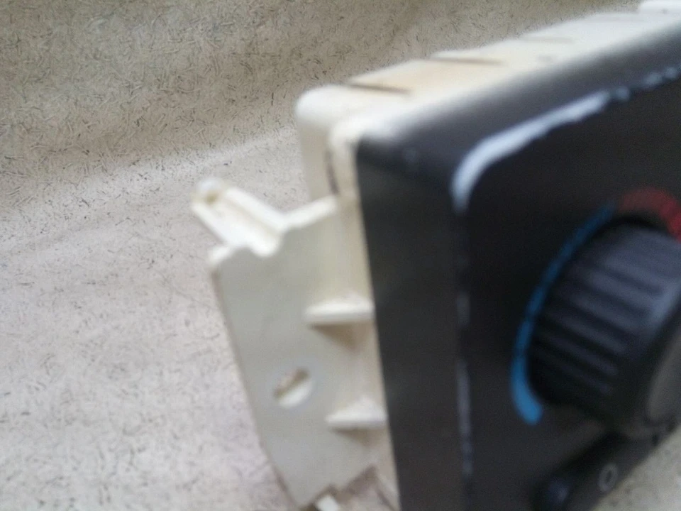 Control de clima de temperatura automático 15195564 para 03-04 Chevrolet Avalanche a13 Foto 2 de 4