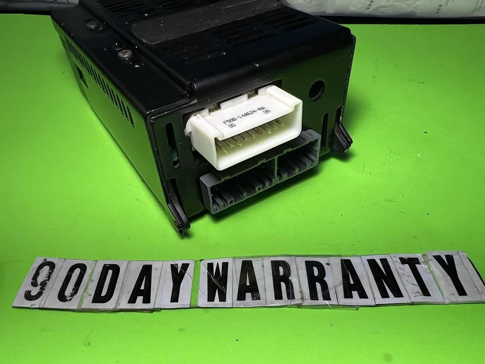 98-00 YW7T-13C788-AA CROWN VIC/GRAND MARQUIS (LCM) MÓDULO DE CONTROL DE ILUMINACIÓN OEM Foto 3 de 4