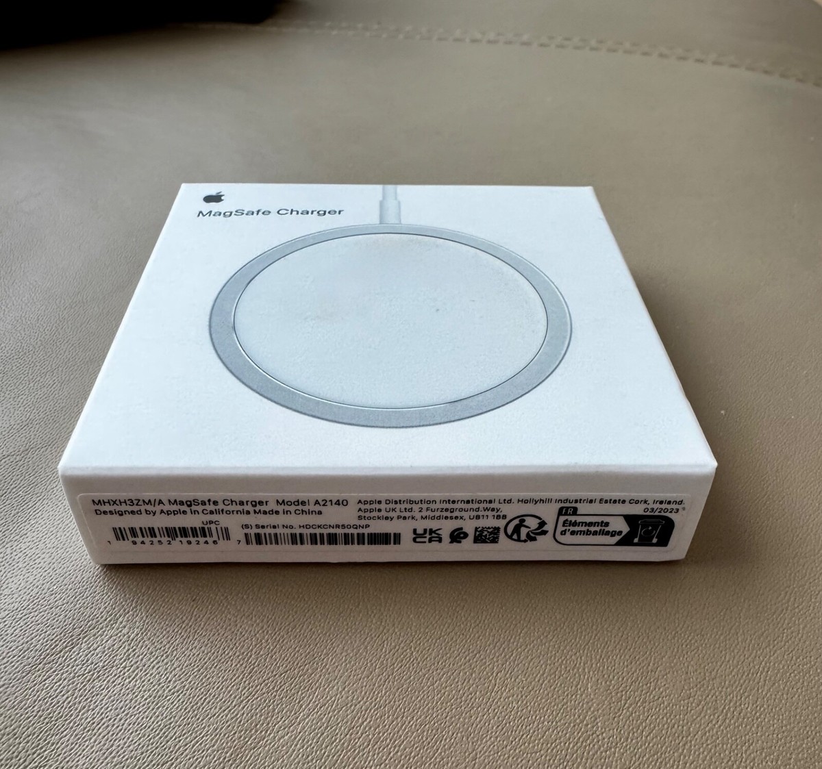 Apple MHXH3AM/A MagSafe充電器 Amazon.com: Apple MagSafe Charger - Wireless Charger with Fast