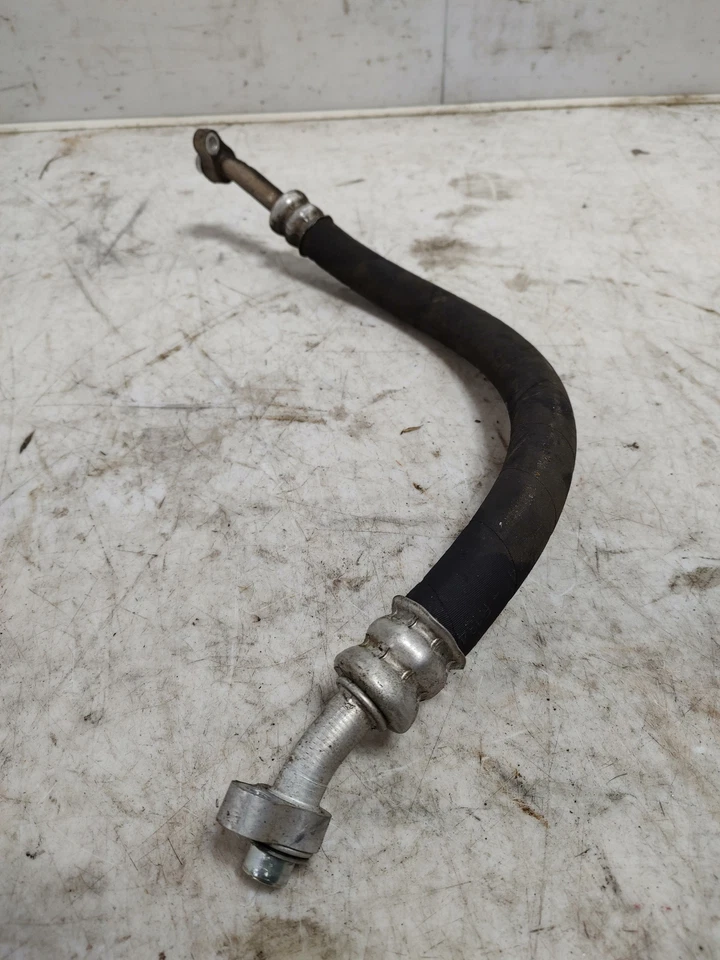 Manguera de succión de aire acondicionado Chevy Avalanche 2007-2013 genuina OEM 22876357 Foto 2 de 3