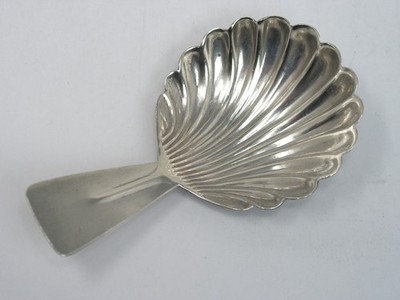 ANTIKER MUSCHELLÖFFEL MASSIV STERLINGSILBER TEEDOSE