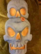Hyde And Eek Light  Sound Stacked Lit 23  Figural Skulls Blow Mold NWT 