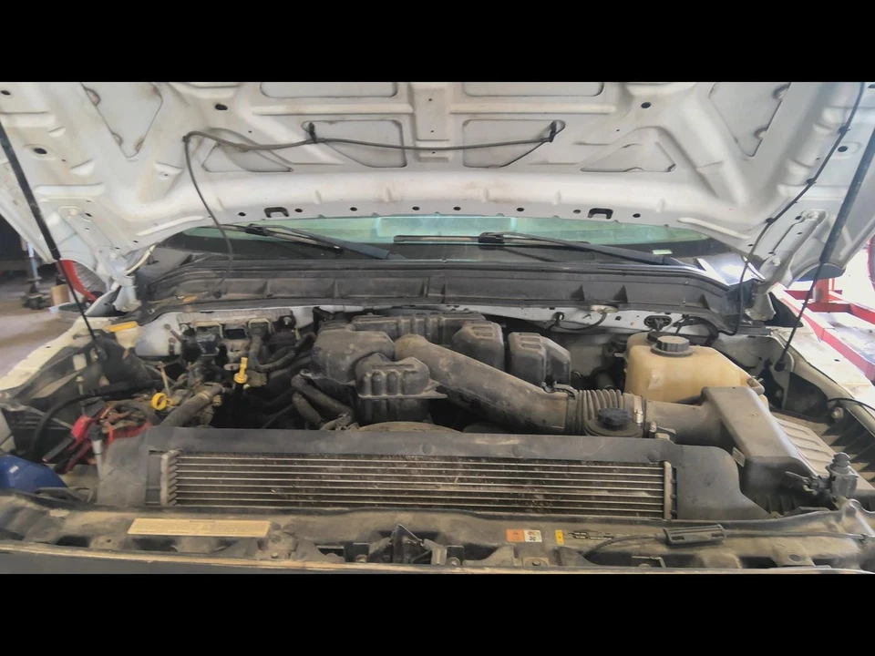 Used Front Right Fender fits: 2016 Ford F350SD PICKUP Front w/o wheel lip mouldi Foto 4 de 4