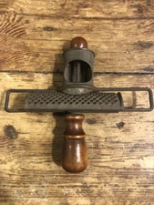 ANTIQUE THE EDGAR NUTMEG GRATER TIN SPICE GRINDER WOOD HANDLES 1898 VTG PATENT