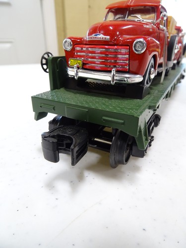 RAIL KING MTH READING FLAT CAR W/ (2) 3100 PICKUP W/ STAKE BED / FEDEX FS - Picture 2 of 22