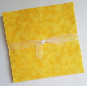 Bundle-of-36-6-5-Flannel-Fabric-Pre-Cut-Quilt-Squares-Marbled-Yellow