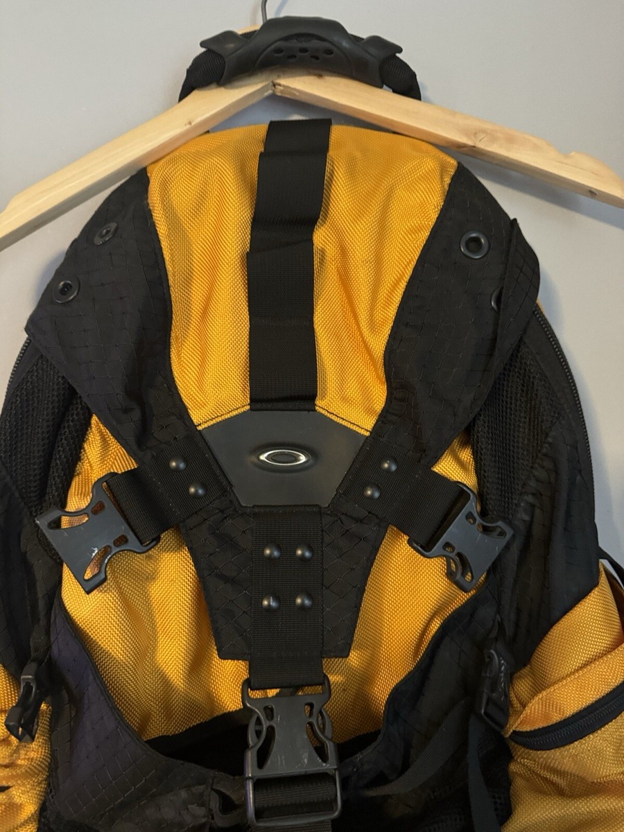 Oakley Icon 1.0 Backpack - Yellow/Black - Vintage - Genuine | eBay