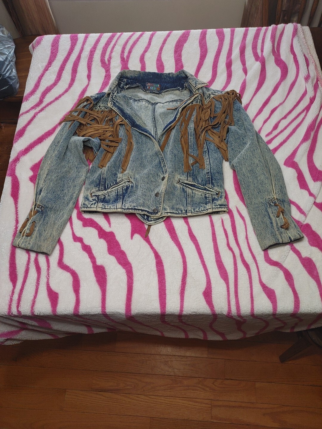 Picture 1 of 16