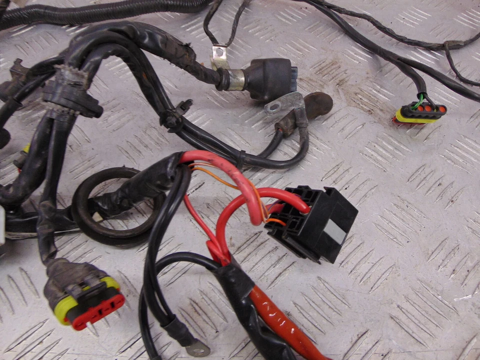 Piaggio Vespa Lx 125/4t Euro 3 /ie Touring 2012-2014 Main Wiring Loom  - Image 3 of 4