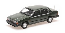 MINICHAMPS 155171702 1:18 VOLVO 740 GL - 1986 - DARK GREEN
