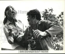 1970 Press Photo Man & Woman Fighting in "Hornets' Nest" Movie - hcq42609