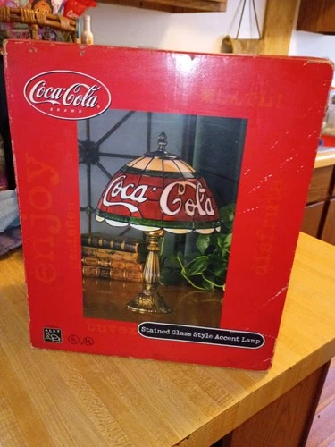 VTG COCA COLA TIFFANY STYLE PLASTIC STAIN GLASS ACCENT TABLE LAMP