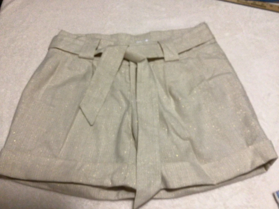 Pantalones cortos CACHE DE COLECCIÓN para mujer talla 6 crema y dorado metálico con cinturón de corbata mezcla de lino Foto 4 de 4