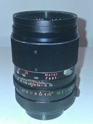 AUTO VIVITAR TELEPHOTO 135mm 1:2.8 WITH ITS REAR CAPS, LENS MADE IN JAPAN; GREAT