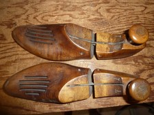 Vintage Wooden Shoe Tree Mold Stretcher Form Insert Pair 17 71