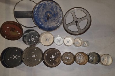 lot of 17 assorted hole saws from 6 7/8'' to 1 1/2'' assorted brands