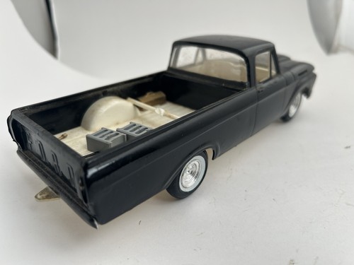 1965 Ford Truck Model Kit Screw Bottom Built - Picture 4 of 7