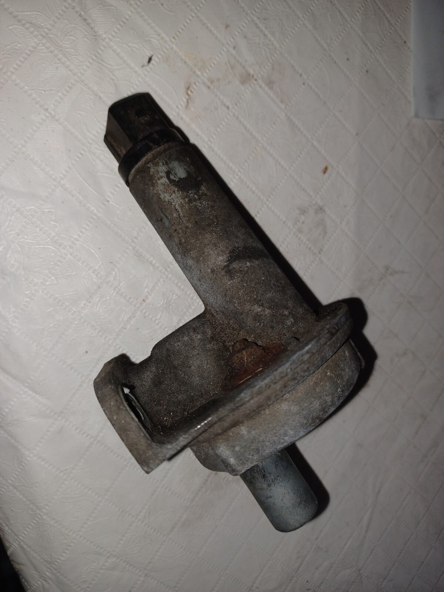 84-86 Nissan 300zx Z31 OEM Auxiliary Air Regulator A32