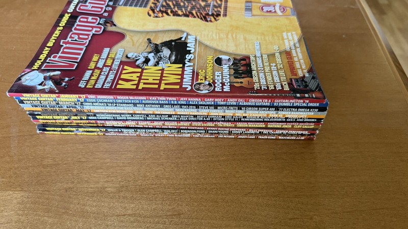 Vintage Guitar Magazine 2017 Set Of Full 12 Issues!
