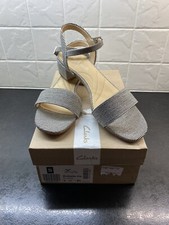 Image of CLARKS ORABELLA IRIS LADIES SANDALS SIZE 6. BRAND NEW IN BOX. RRP £59.00.