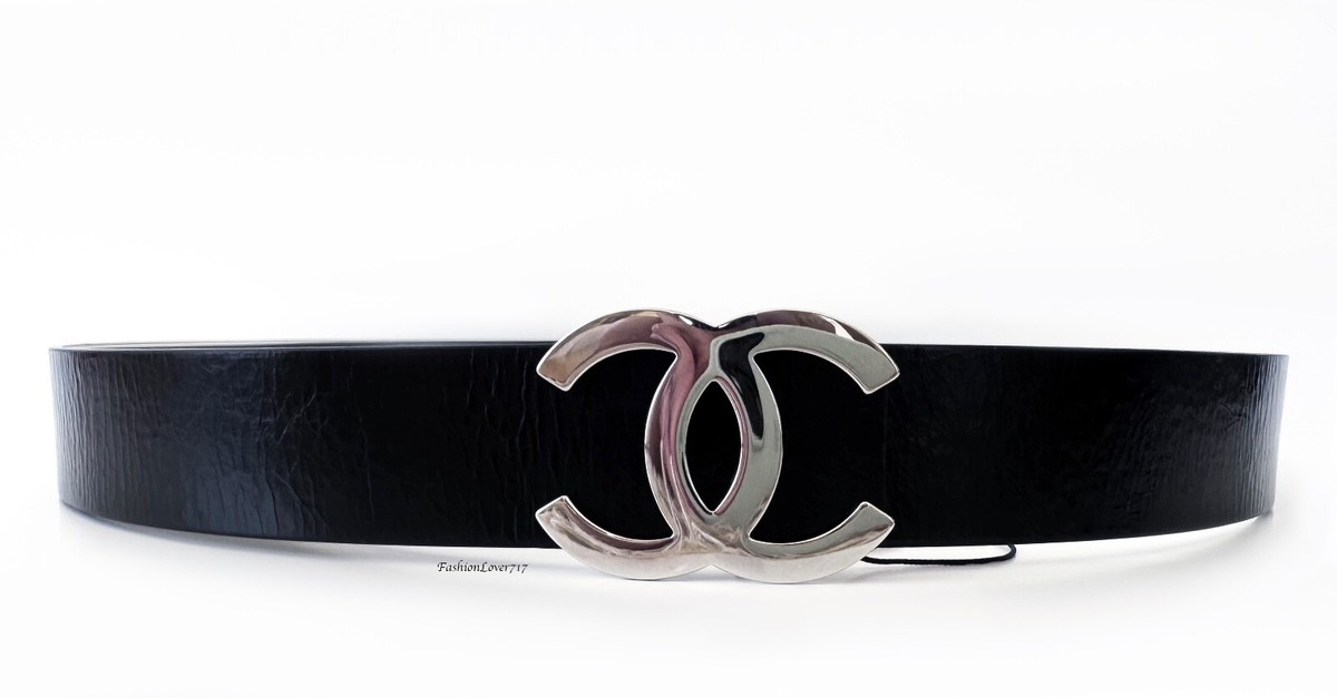 新品　シャネル　CHANEL ベルベット ベルト CCロゴ付き　黒 CHANEL NEW QUILTED BLACK LEATHER BELT WITH CC LOGO GOLD