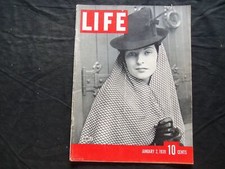 1939 JANUARY 2 LIFE MAGAZINE - WIMPLES IN FASHION - L 111 1939 JANUARY 2 LIFE MAGAZINE - WIMPLES IN FASHION - L 111