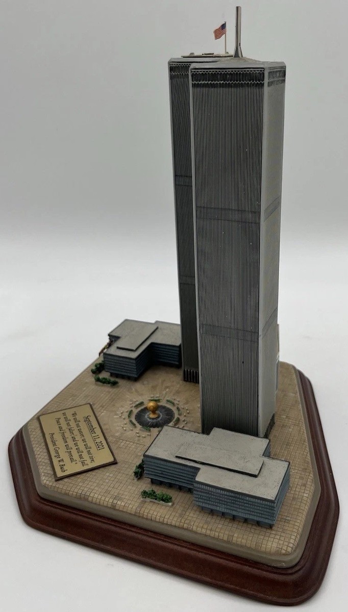 DANBURY MINT TWIN TOWERS 9/11 COMMEMORATIVE WORLD TRADE CENTER
