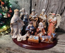 9 Piece Nativity Set Christmas Manger Glossy Ceramic Figures On Wood Display