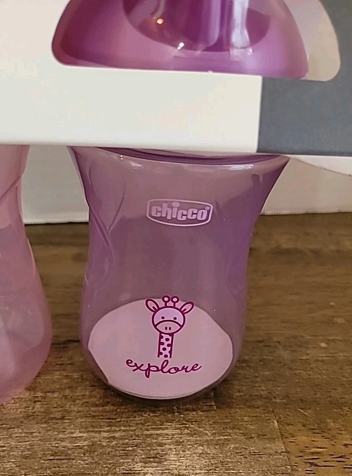 2 tazas Chicco Sport Spout Trainer rosa y púrpura 9 oz (9+ meses) Foto 3 de 4