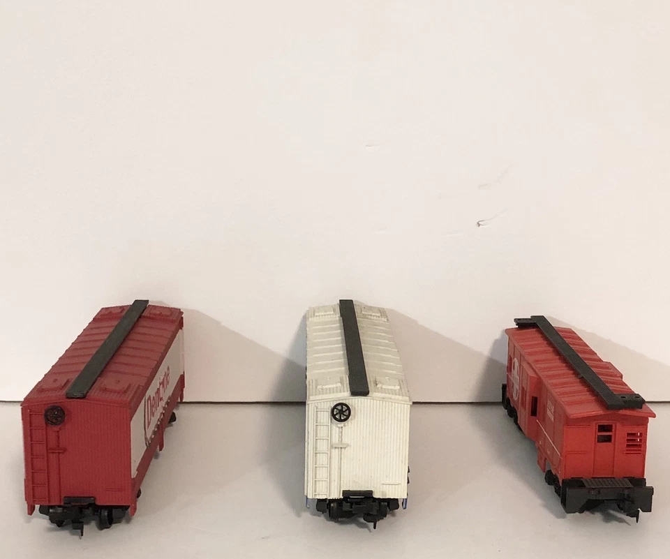 Trident - Dentyne Gum & Santa Fe Model Power HO Scale Vintage Train Cars - Image 4 of 4