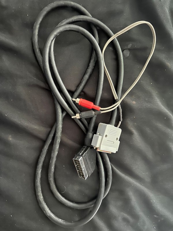 Commodore Amiga rgb to scart plus audio  leads 2+m approx tested ok