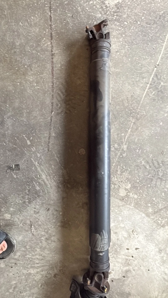 2005–2009 Ford Mustang GT 4.6L V8 Driveshaft Propeller Shaft OEM — Manual - Image 3 of 3