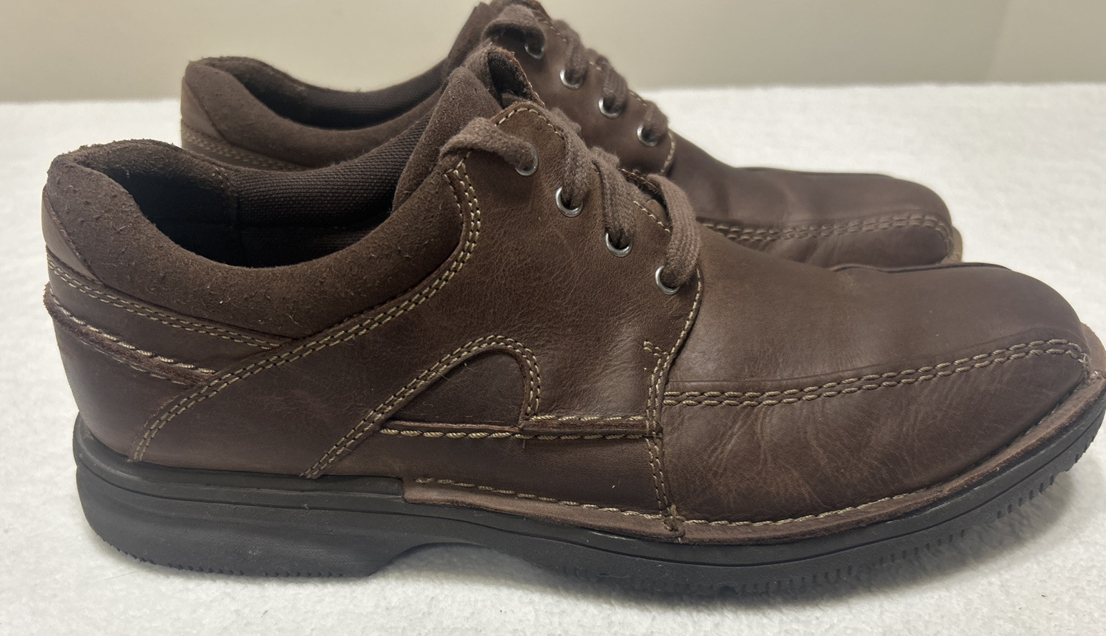 Clarks Men's Brown Leather Oxford Sneakers Size 9 M Embroidered Casual Shoes