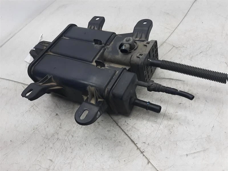 10 11 12 13 14 15 16 17 Chevrolet Equinox bote de vapor de combustible 23156464 Foto 4 de 4