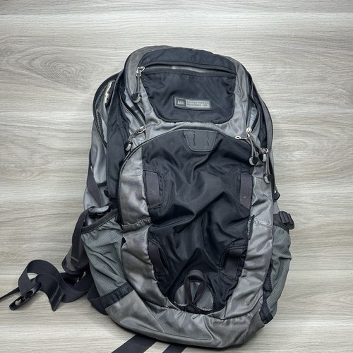 Sac à Dos REI Lookout 28L – Gris Bleu, Nylon, 25L – Randonnée, Voyage – Occasion Bon état