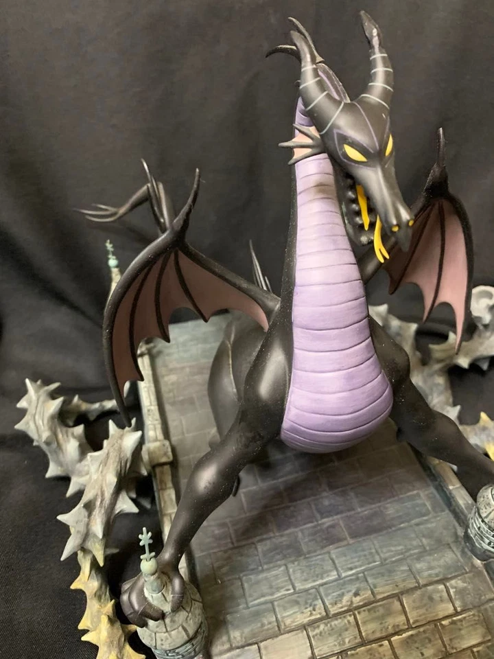 WDCC La Bella Durmiente 40 Aniversario Edición Limitada Maléfica como Dragón ... - Imagen 2 de 4