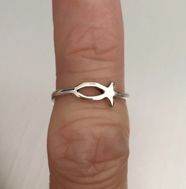 White Gold Plated Women's Small Fish Adjustable Toe Ring Solid Metal ...