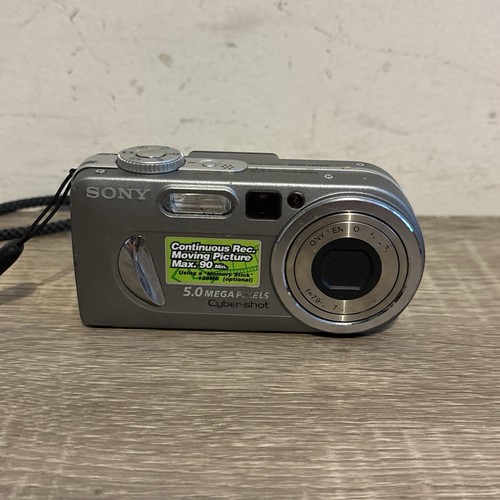 Sony Cyber-shot DSC-P10 5.0MP Digital Camera - Silver UNTESTED as No Charger - Picture 20 of 24