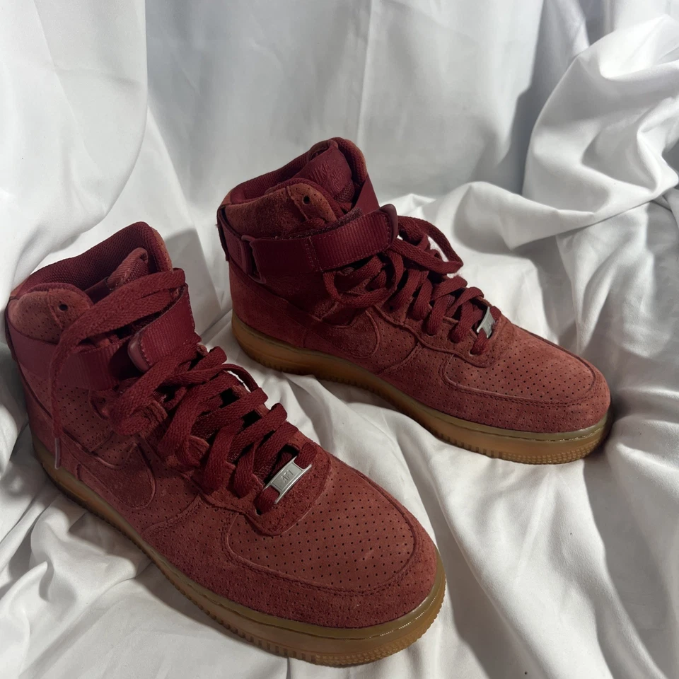 Talla 10 - Nike Air Force 1 High Team Rojo W Reino Unido Talla 7.5 Foto 2 de 4