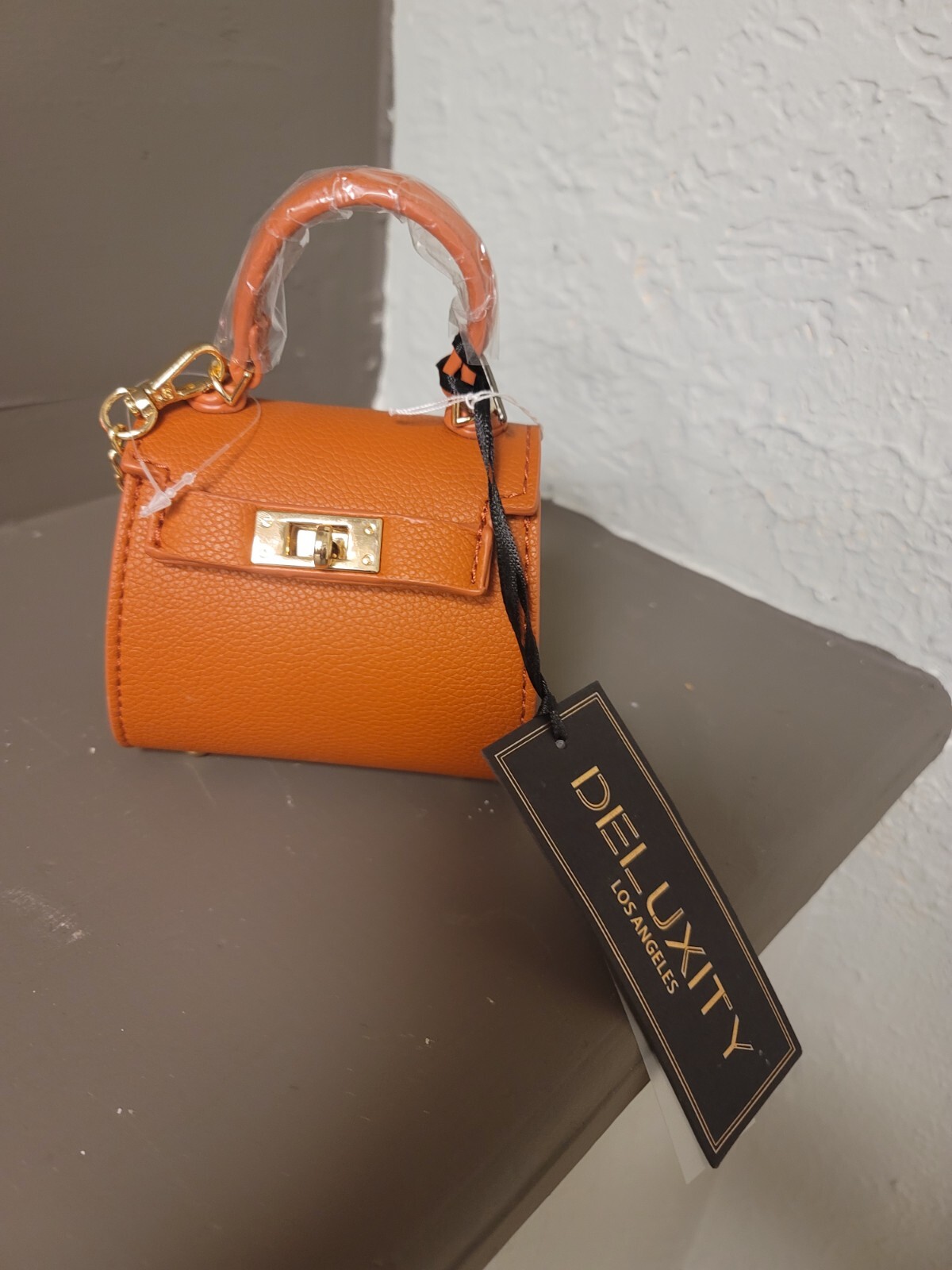 Deluxity Los Angeles Women  5 inch white purse NWT Crossbody purse