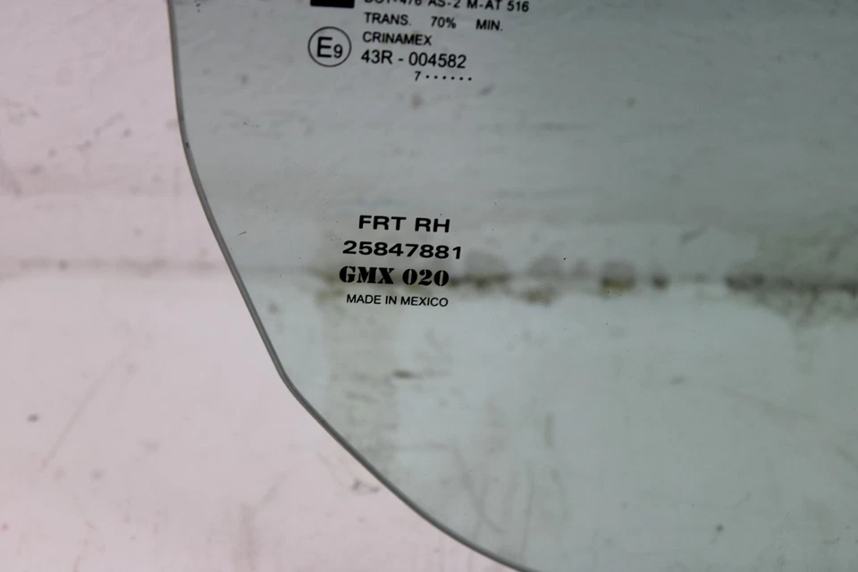 Vidrio ventana puerta derecha Saturn Sky 2007-2010 OEM KW5 Foto 3 de 4