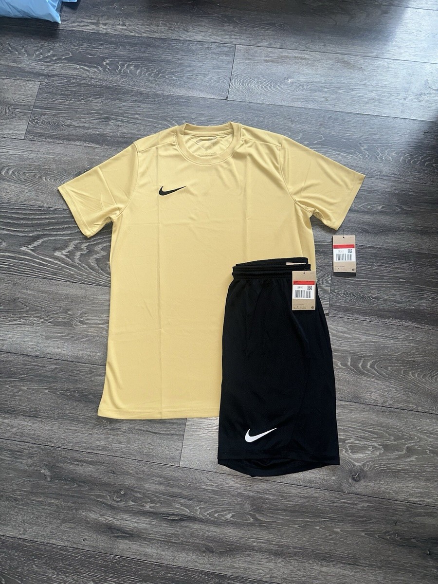 men nike shorts set