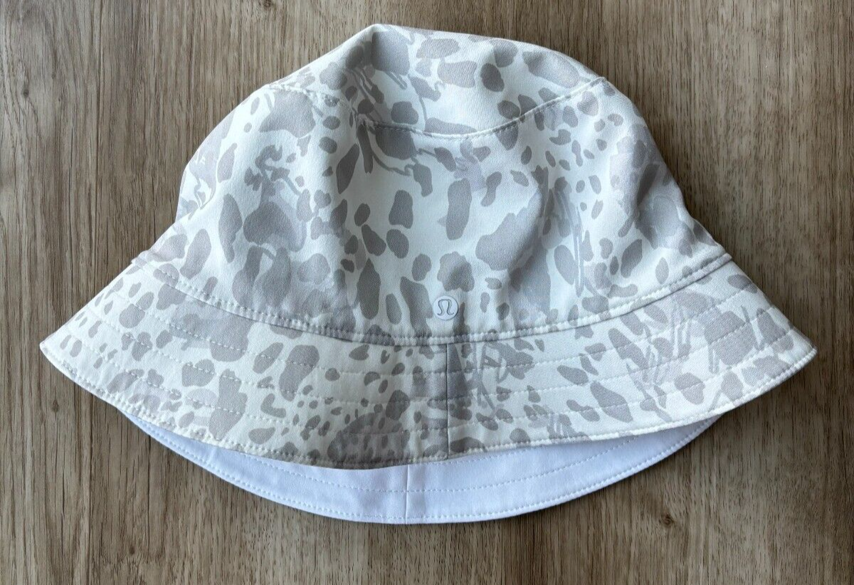 Lululemon Both Ways Reversible Bucket Hat White/Camouflage NWOT Lululemon Both Ways Reversible Bucket Hat In Pink Clay  main image 4