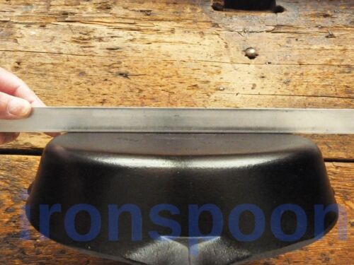 Vintage GRISWOLD Cast Iron SKILLET Frying Pan # 9 LARGE BLOCK LOGO - Ironspoon - Picture 3 of 12