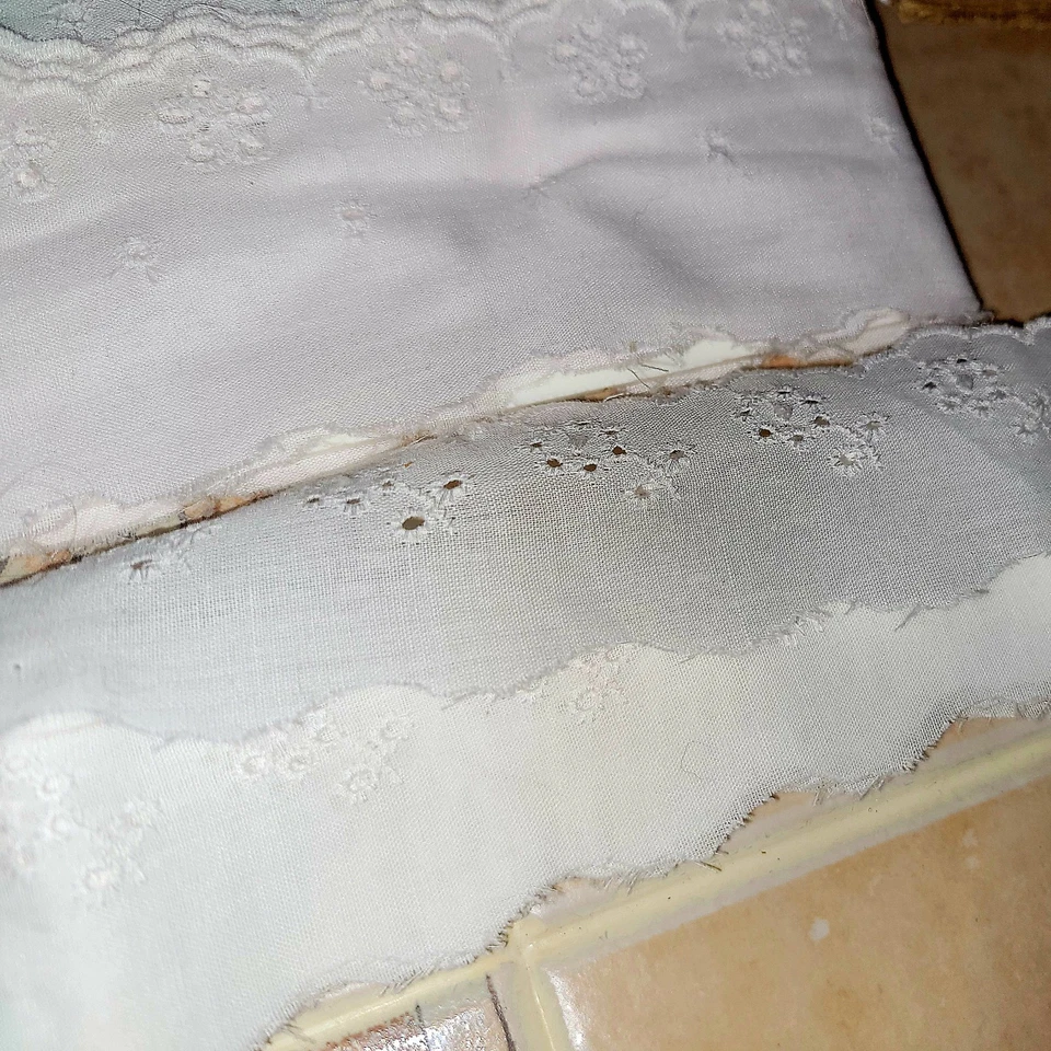 Gran lote vintage de variedad de adornos de ojales Foto 2 de 4