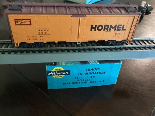 Athearn 1611 HO Scale Hormel Refrigerator Car