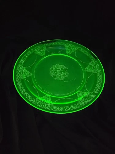 Vintage Federal Georgian LoveBirds Green Uranium Glass 9.5" Dinner Plate