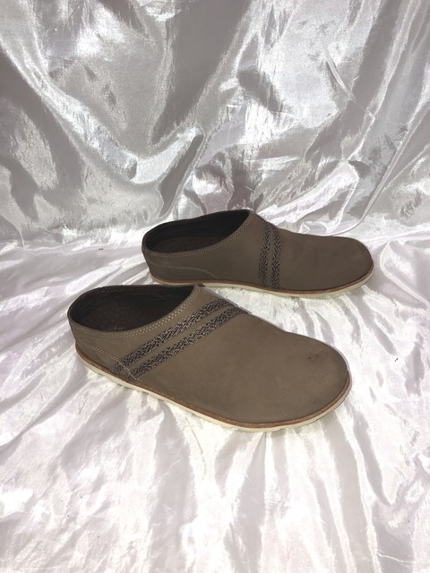 chaco slip on shoes