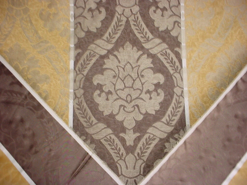 5-1/4 年 Scalamandre 26372-002 Palazzo 条纹骆驼金色锦缎内饰面料 — 第 3/4 张图片